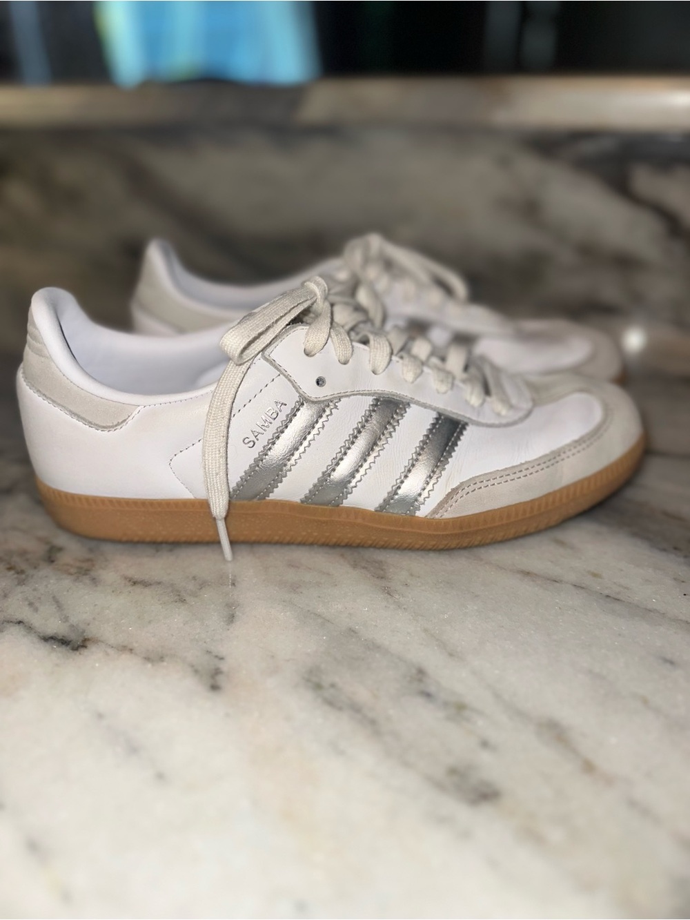 Adidas Samba Size 8 White & Silver Metallic Women's Shows Sneakers - Picture 2 of 10